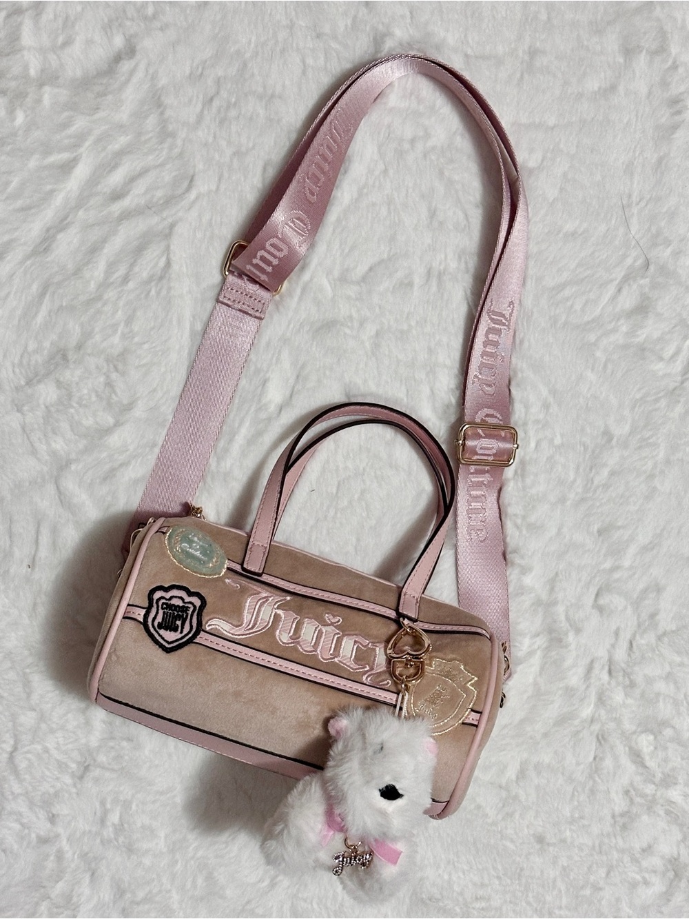 Juicy Couture Tan and Pink Velvet Barrel Bag with Plush Charm - Picture 2 of 12
